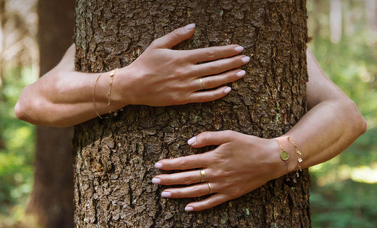 Hug a tree - INT PURELEI