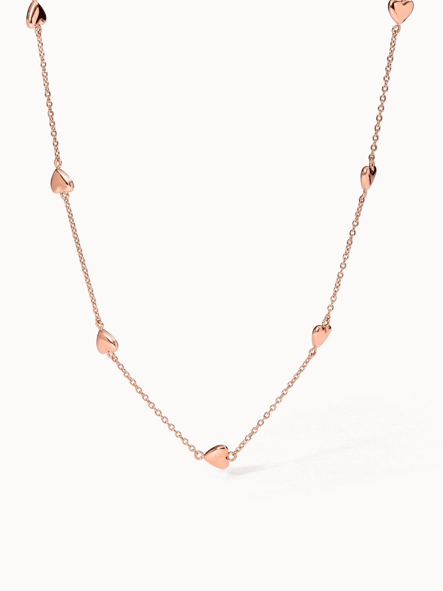 Alohi Heart Kette in roségold mit kleinen Herzen, zierlich und femininer Schmuck von PURELEI.