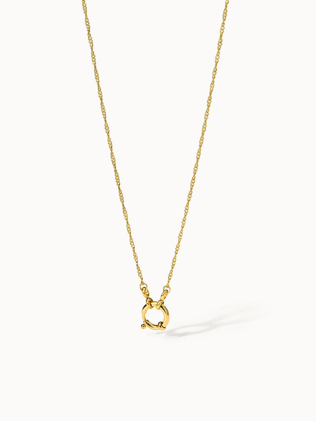 PURELEI Lokahi Charm Kette in 18K vergoldetem Edelstahl, filigran und dezent, mit Charm-Öse vor hellem Hintergrund