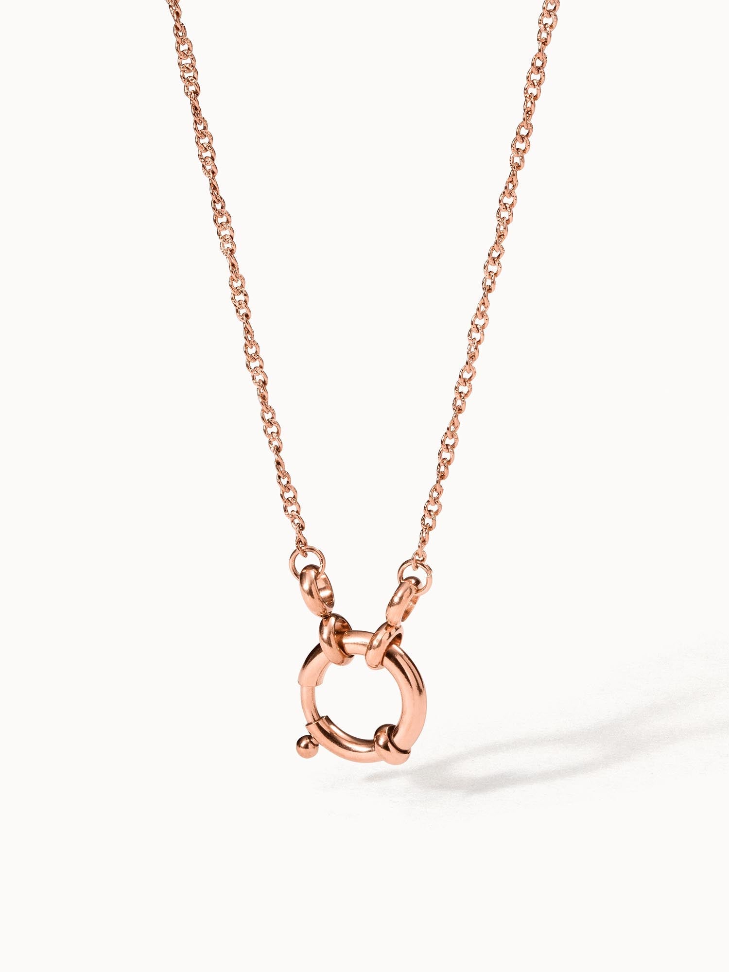 PURELEI Lokahi Charm Kette in Roségold, filigrane Kette mit rundem Charm-Verschluss, elegant und dezent, nickelfrei.