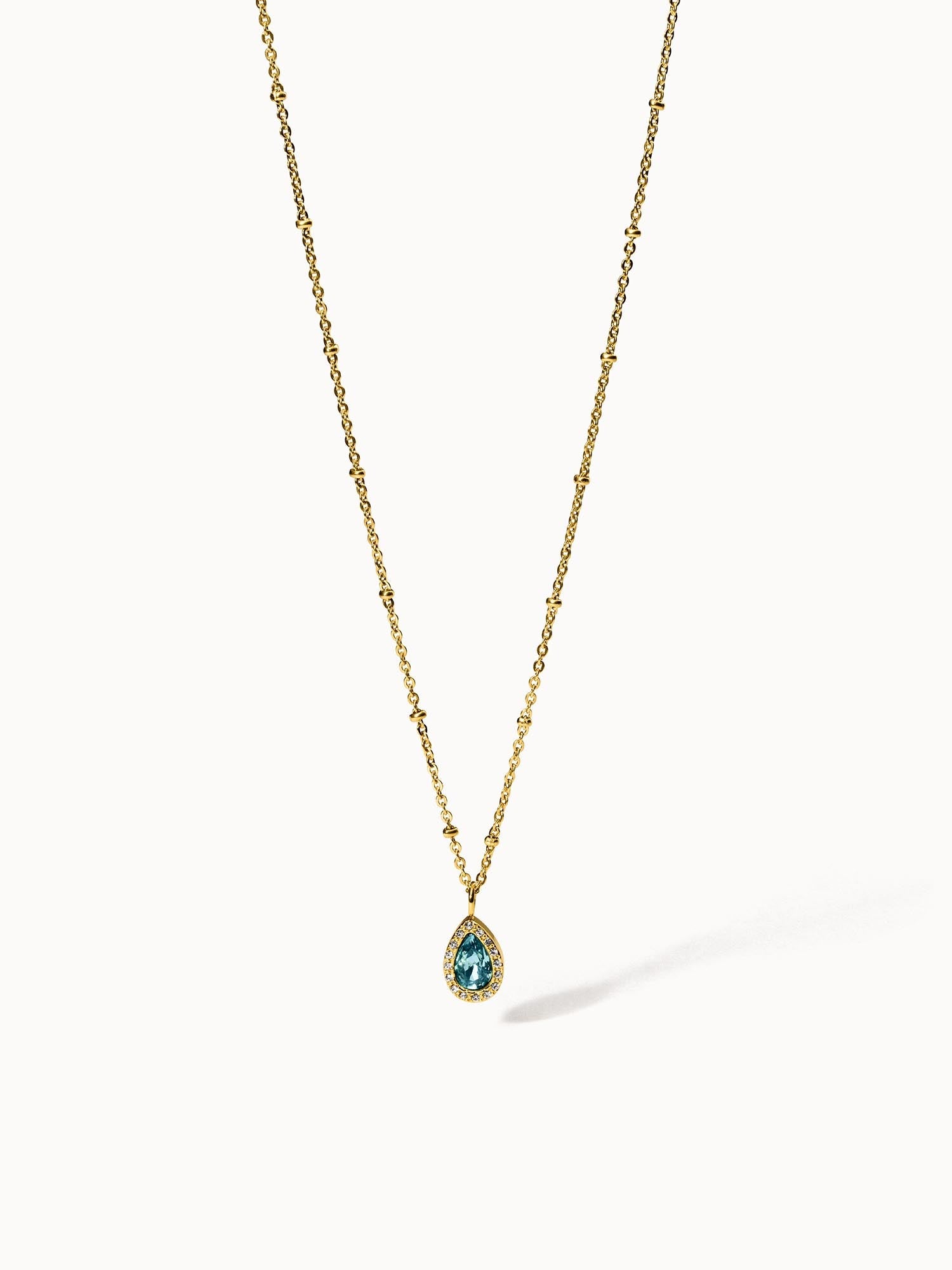 PURELEI Bellezza Kette mit goldener Edelstahlkette und blauem Tropfen-Schmuckstein, elegant und vintage-inspiriert