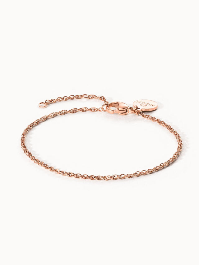 Feines PURELEI Brave Armband in Roségold, zart und verstellbar, strahlt elegante Insel-Leichtigkeit aus.