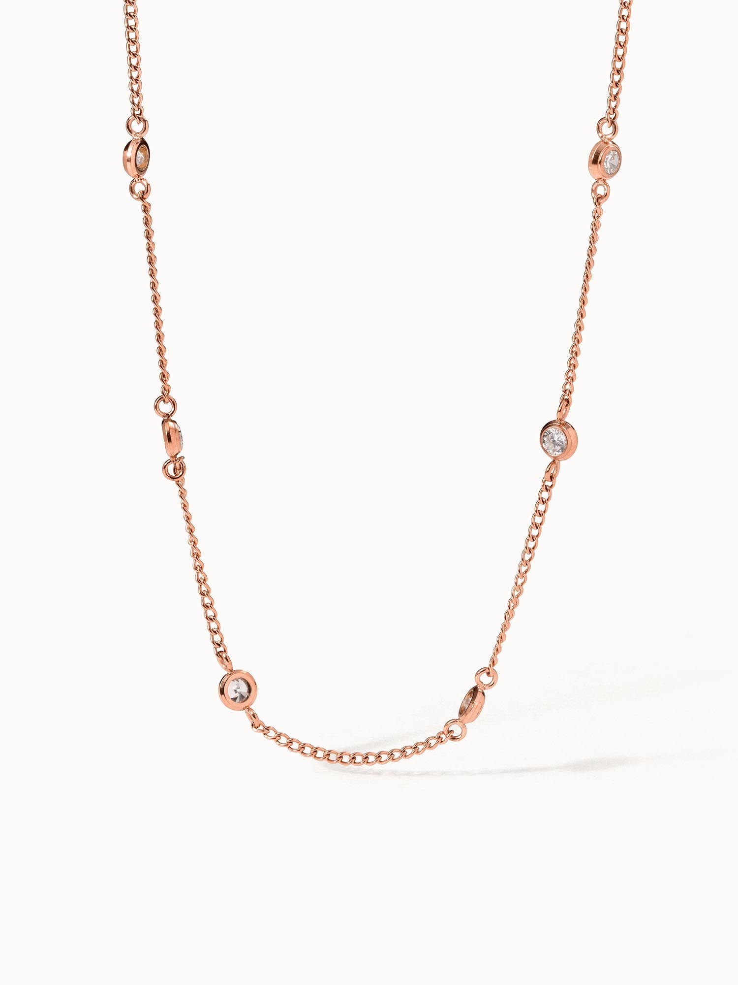 Roségoldene Kette mit funkelnden Details von PURELEI, elegant und feminin.