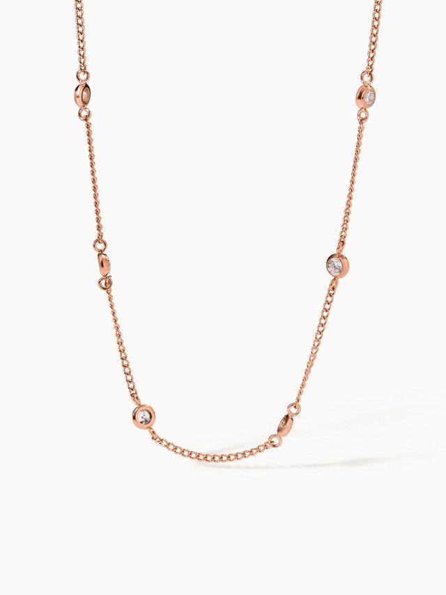 Roségoldene Kette mit funkelnden Details von PURELEI, elegant und feminin.