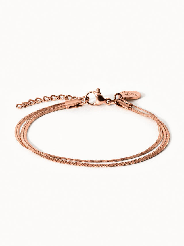 Roségoldenes Armband mit feinen Kettensträngen von PURELEI, elegant und feminin.