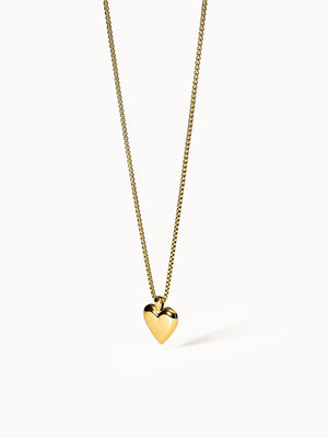 Goldene Herz-Kette von PURELEI, elegant und feminin, mit glänzendem Anhänger.