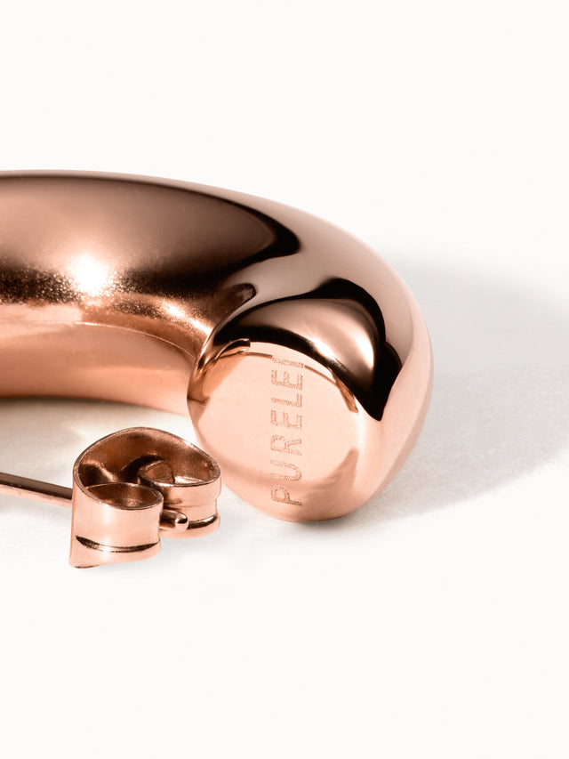 Kleine Stellar Glow Ohrringe in poliertem Roségold von PURELEI, elegant und zeitlos mit warmem Glanz