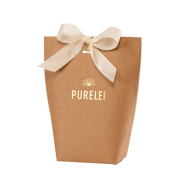 PURELEI Geschenkverpackung Basic aus braunem Kraftpapier mit goldener Prägung und cremeweißem Band, elegant und natürlich
