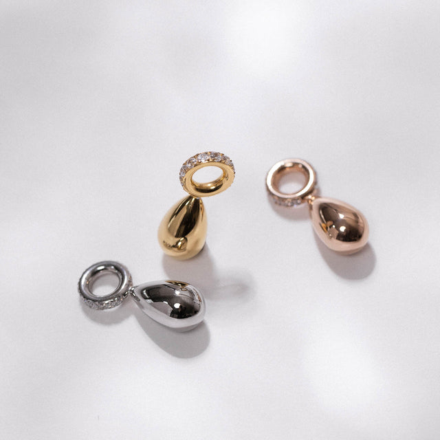 Drop Charm Tropfen-Anhänger in Gold, Silber und Roségold mit Zirkonia-Öse, hochwertig und nickelfrei von PURELEI.