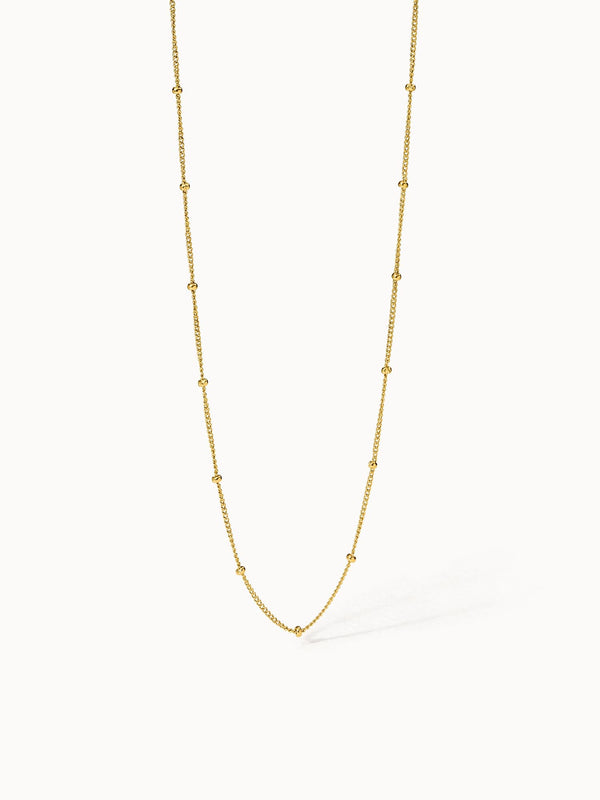 Feingliedrige Li’ili’i Kette aus 18K Gold, minimalistisch und elegant, PURELEI Signature für subtilen Luxusschmuck.