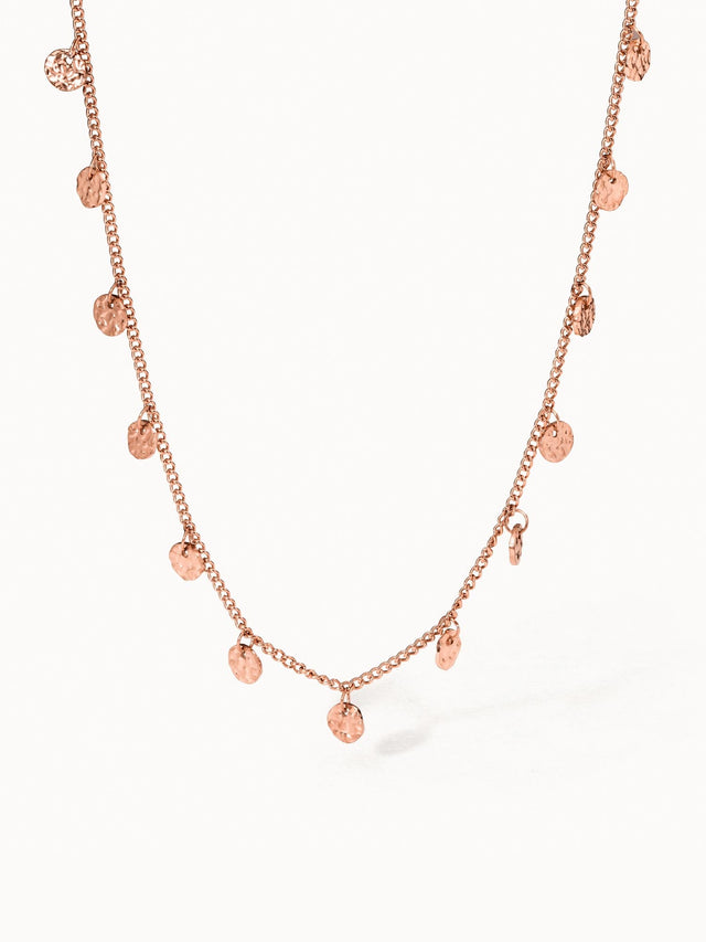 PURELEI Malihini Kette in Roségold mit geprägten Coins, filigran und elegant, inspiriert von island-spirit.