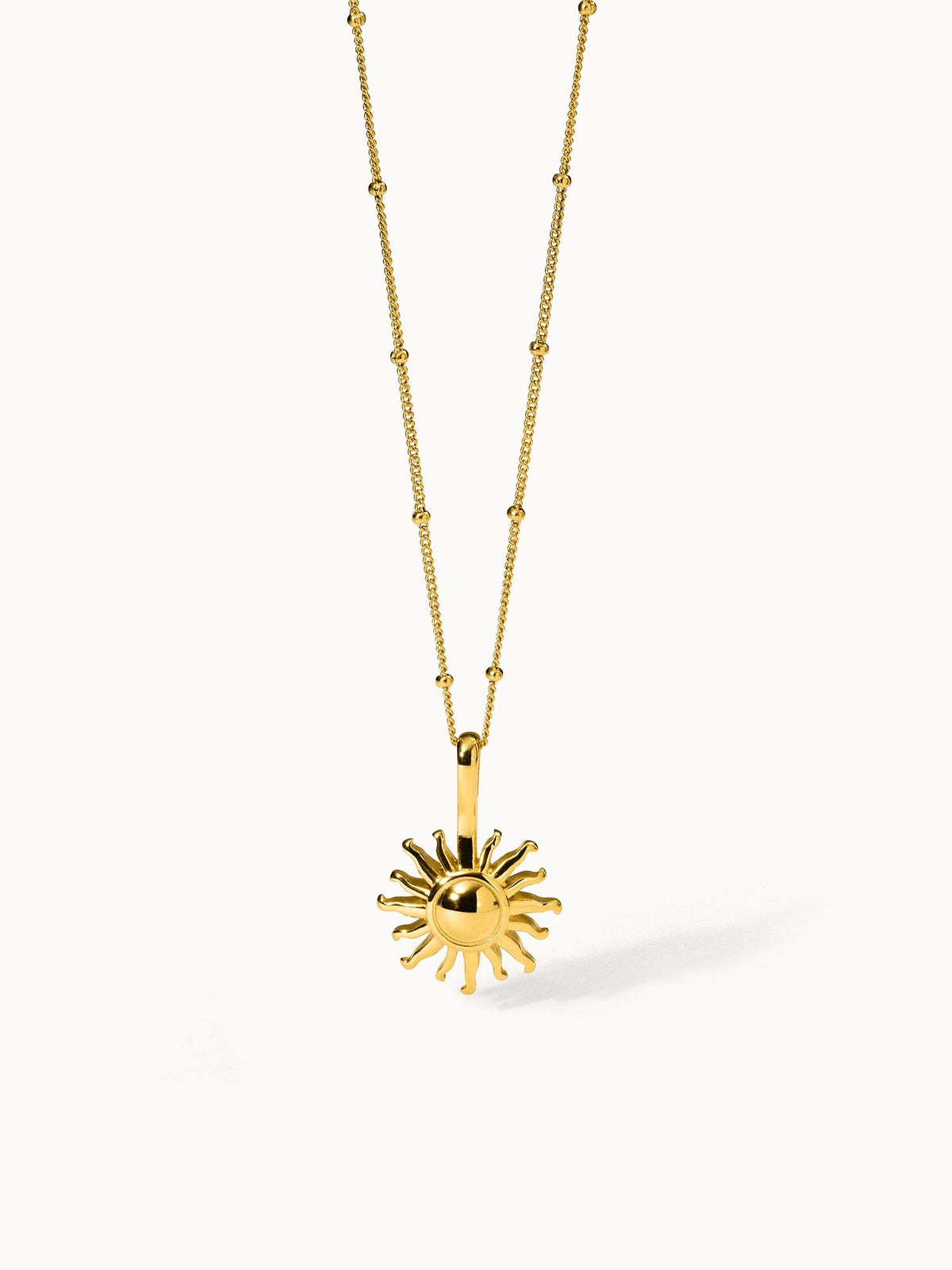 PURELEI Sun Kette Gold Edelstahl mit Sonnenanhänger, elegant und feminin, inspiriert von Aloha-Spirit und Lebensfreude.