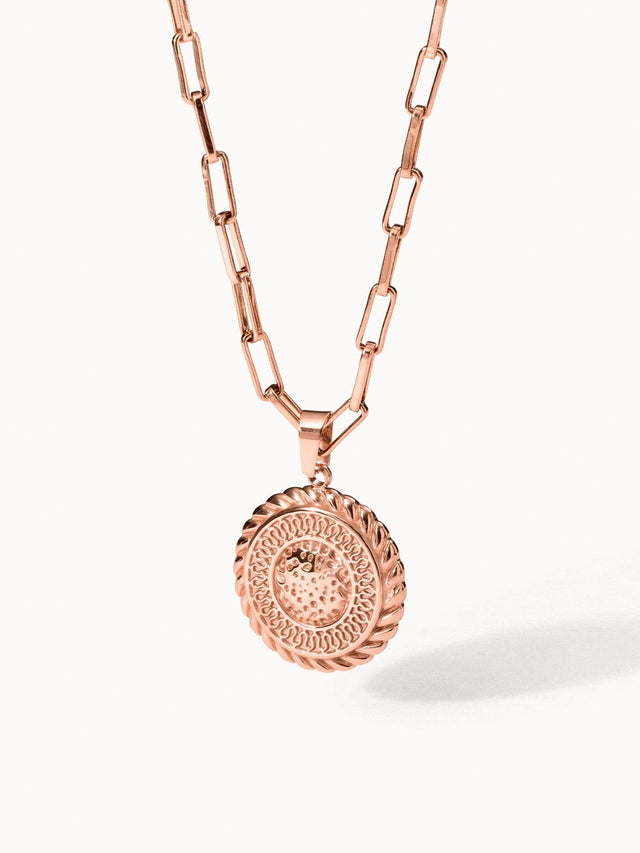 PURELEI Waina Kette in Roségold mit filigran geprägtem Charm, edel und feminin, hochwertig verarbeitet.