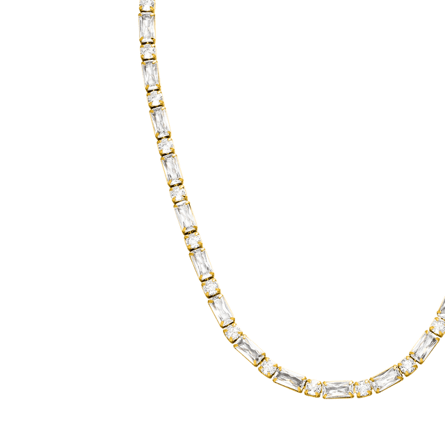 Goldene Kette mit klaren, rechteckigen Steinen von PURELEI, elegant und strahlend.