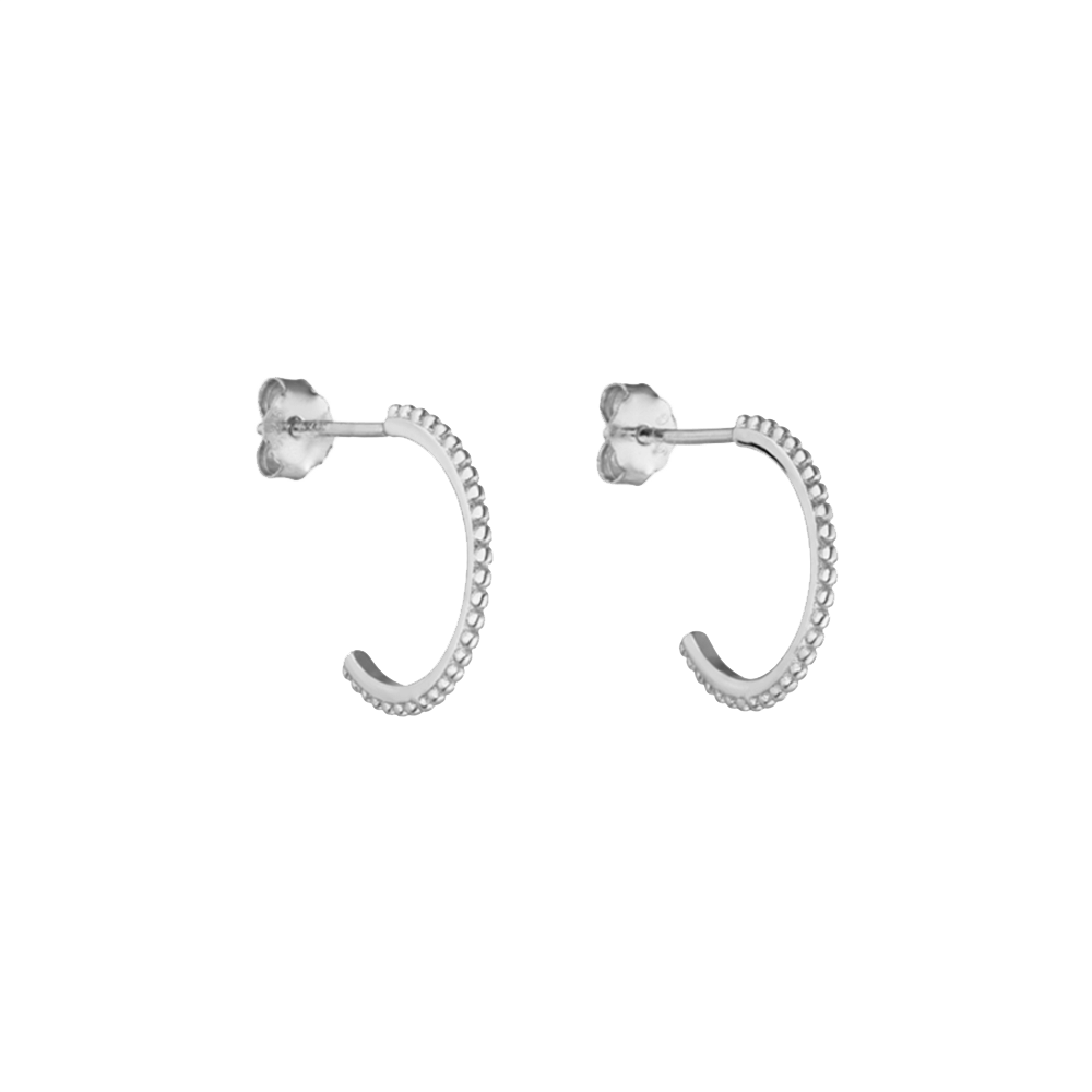 PURELEI Olani Creolen aus nickelfreiem Silber mit feiner Struktur, minimalistisch und zeitlos elegant.