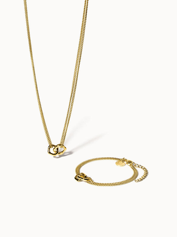 {"color":"Gold", "type":"lead_image"}