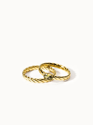 {"color":"Gold", "type":"lead_image"}