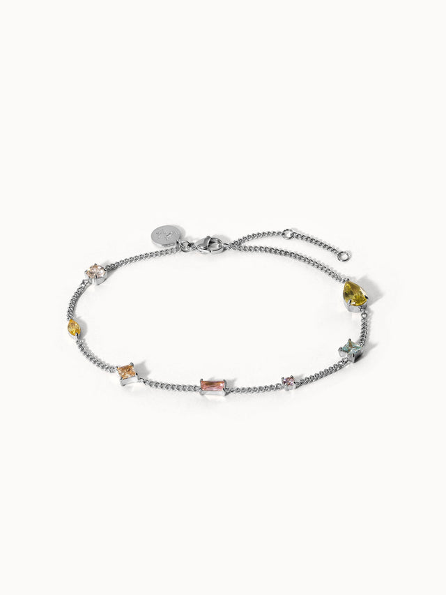 Silbernes Armband mit bunten Steinen, elegant und verspielt, von PURELEI.