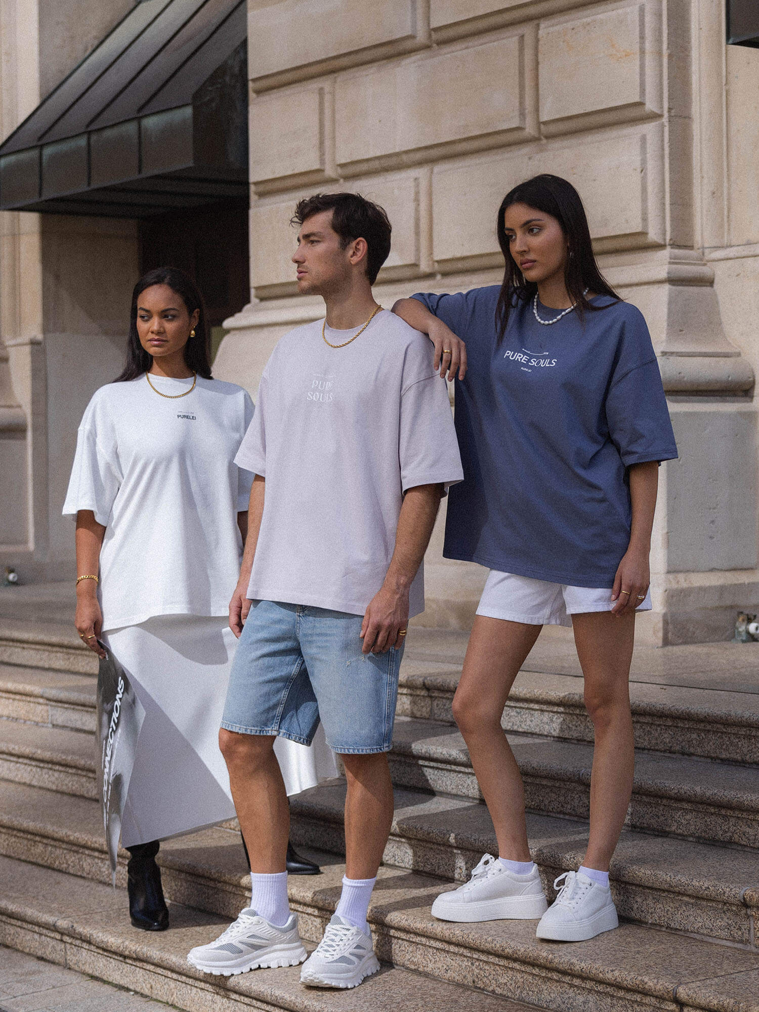 PURELEI Connect Purple Oversize T-Shirt in Lavendel mit Schriftzug, 100% Baumwolle, urban und lässig getragen.