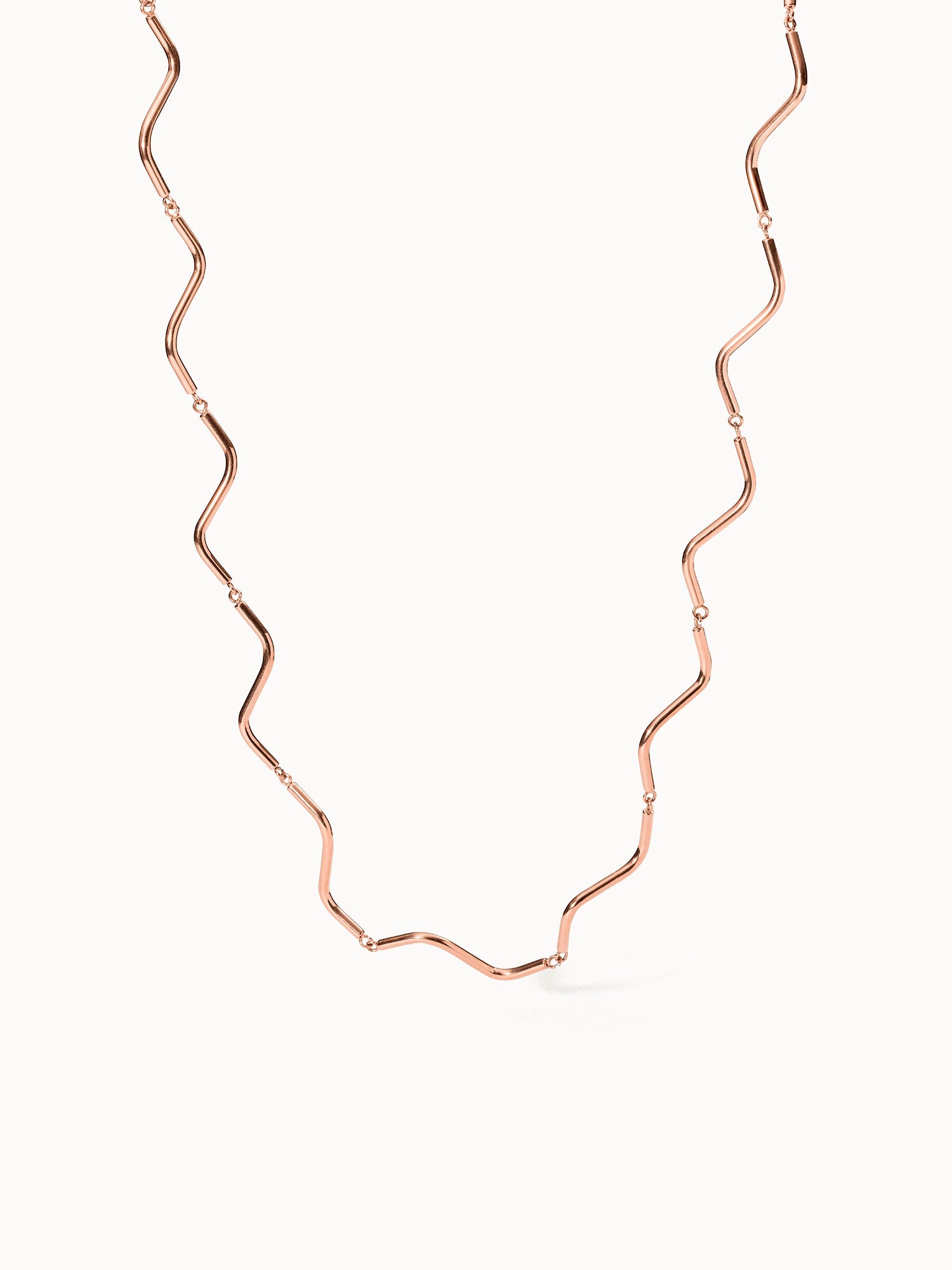 Roségoldene Wellenkette von PURELEI mit elegantem Design und femininer Ausstrahlung.
