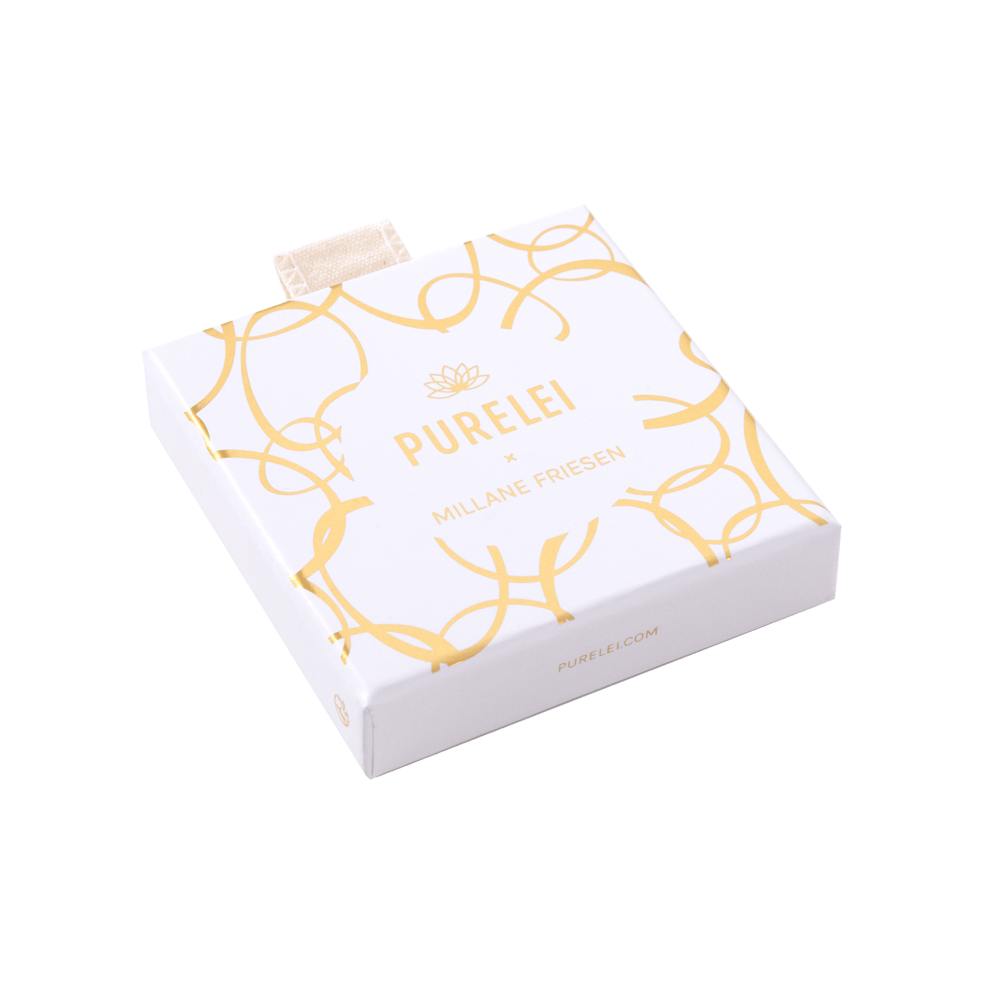 Weiße Schmuckverpackung mit PURELEI Schriftzug in Gold, elegant und feminin für Pure Pearl Ohrringe.