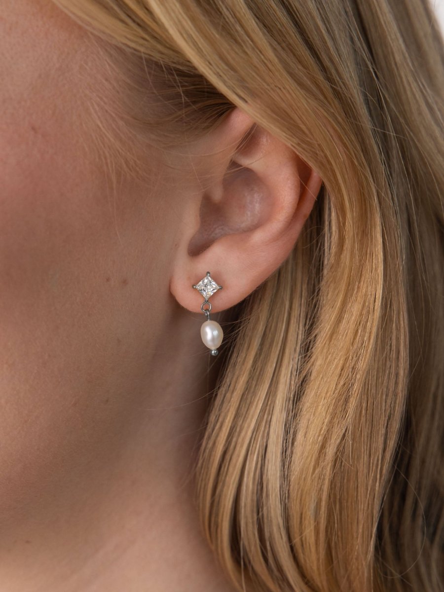 Elegant Pearl Earrings - INT PURELEI