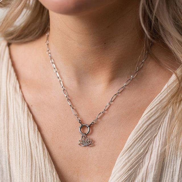 Lotus Charm - INT PURELEI