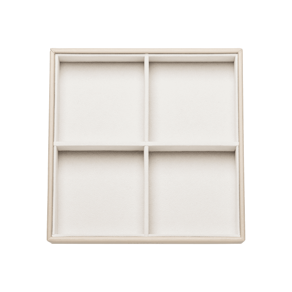 Elegante, cremefarbene Schmuckaufbewahrung von PURELEI mit vier Fächern für stilvolle Ordnung.