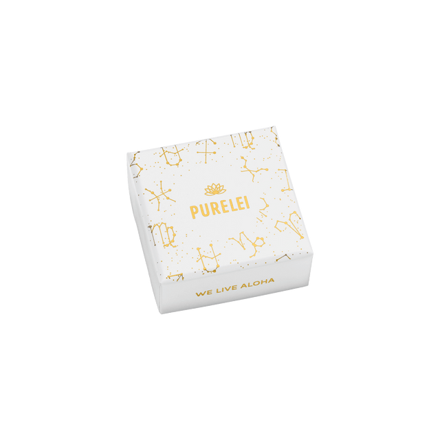 PURELEI Wassermann Zodiac Charm aus 18K Gold vergoldetem Edelstahl in edler, minimalistischer Verpackung.